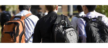 後背包 Backpack 簡史：被華盛頓大學生亂用一通而掀起的現代背包變革。